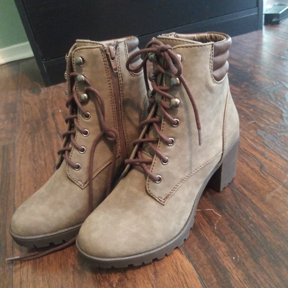 🍂NWT! Cute Boots🍂